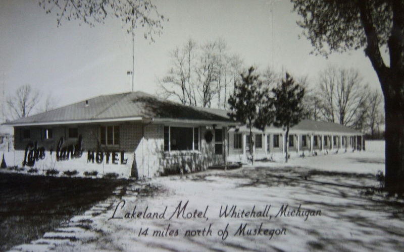 Lakeland Inn (Lakeland Motel, Lake-Land Motel) - Vintage Postcard